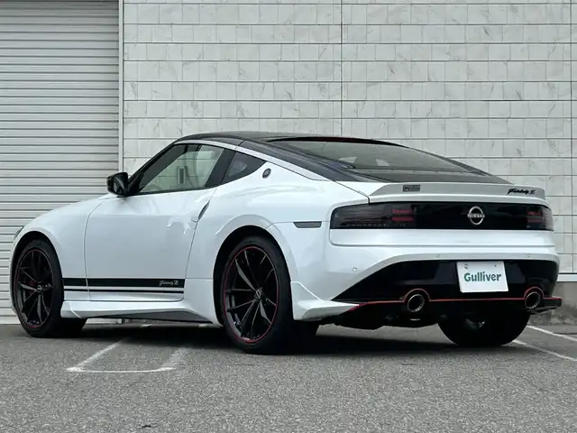 日産 フェアレディ Ｚ バージョンST 新潟県 2022(令4)年 1.1万km ブリリアントホワイトパール/スーパーブラック 2トーン 純正ナビ【フルセグTV/FM・AM/BT】/バックカメラ/BOSEサウンドシステム/インテリジェントクルーズコントロール/踏み間違い衝突防止アシスト/後側方車両検知警報/後退時車両検知警報/DN席シートヒーター/DN席パワーシート/ETC2.0/ドライブレコーダー/LEDヘッドライト/オートライト/革巻きステアリング/ステアリングスイッチ/パドルシフト/スマートキー/プッシュスタート/スペアキー/横滑り防止