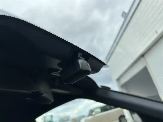 日産 フェアレディ Ｚ バージョンST 新潟県 2022(令4)年 1.1万km ブリリアントホワイトパール/スーパーブラック 2トーン 純正ナビ【フルセグTV/FM・AM/BT】/バックカメラ/BOSEサウンドシステム/インテリジェントクルーズコントロール/踏み間違い衝突防止アシスト/後側方車両検知警報/後退時車両検知警報/DN席シートヒーター/DN席パワーシート/ETC2.0/ドライブレコーダー/LEDヘッドライト/オートライト/革巻きステアリング/ステアリングスイッチ/パドルシフト/スマートキー/プッシュスタート/スペアキー/横滑り防止