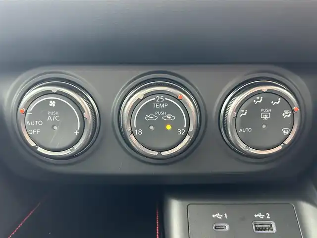 日産 フェアレディ Ｚ バージョンST 新潟県 2022(令4)年 1.1万km ブリリアントホワイトパール/スーパーブラック 2トーン 純正ナビ【フルセグTV/FM・AM/BT】/バックカメラ/BOSEサウンドシステム/インテリジェントクルーズコントロール/踏み間違い衝突防止アシスト/後側方車両検知警報/後退時車両検知警報/DN席シートヒーター/DN席パワーシート/ETC2.0/ドライブレコーダー/LEDヘッドライト/オートライト/革巻きステアリング/ステアリングスイッチ/パドルシフト/スマートキー/プッシュスタート/スペアキー/横滑り防止