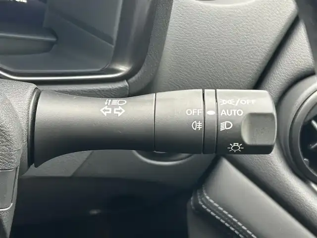 日産 フェアレディ Ｚ バージョンST 新潟県 2022(令4)年 1.1万km ブリリアントホワイトパール/スーパーブラック 2トーン 純正ナビ【フルセグTV/FM・AM/BT】/バックカメラ/BOSEサウンドシステム/インテリジェントクルーズコントロール/踏み間違い衝突防止アシスト/後側方車両検知警報/後退時車両検知警報/DN席シートヒーター/DN席パワーシート/ETC2.0/ドライブレコーダー/LEDヘッドライト/オートライト/革巻きステアリング/ステアリングスイッチ/パドルシフト/スマートキー/プッシュスタート/スペアキー/横滑り防止