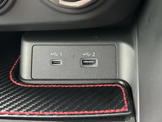 日産 フェアレディ Ｚ バージョンST 新潟県 2022(令4)年 1.1万km ブリリアントホワイトパール/スーパーブラック 2トーン 純正ナビ【フルセグTV/FM・AM/BT】/バックカメラ/BOSEサウンドシステム/インテリジェントクルーズコントロール/踏み間違い衝突防止アシスト/後側方車両検知警報/後退時車両検知警報/DN席シートヒーター/DN席パワーシート/ETC2.0/ドライブレコーダー/LEDヘッドライト/オートライト/革巻きステアリング/ステアリングスイッチ/パドルシフト/スマートキー/プッシュスタート/スペアキー/横滑り防止