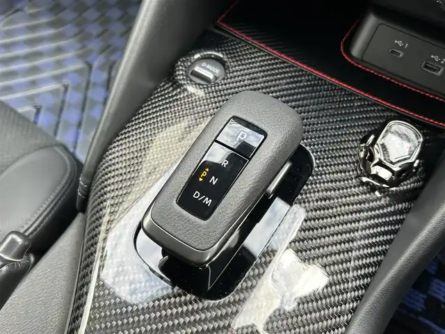 日産 フェアレディ Ｚ バージョンST 新潟県 2022(令4)年 1.1万km ブリリアントホワイトパール/スーパーブラック 2トーン 純正ナビ【フルセグTV/FM・AM/BT】/バックカメラ/BOSEサウンドシステム/インテリジェントクルーズコントロール/踏み間違い衝突防止アシスト/後側方車両検知警報/後退時車両検知警報/DN席シートヒーター/DN席パワーシート/ETC2.0/ドライブレコーダー/LEDヘッドライト/オートライト/革巻きステアリング/ステアリングスイッチ/パドルシフト/スマートキー/プッシュスタート/スペアキー/横滑り防止