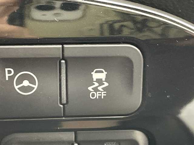 トヨタ プリウス Sセーフティプラス 群馬県 2018(平30)年 4.2万km ホワイトパールクリスタルシャイン 純正ナビ　バックカメラ　ビルトインＥＴＣ　前後ドラレコ　パーキングアシスト　ＢＳＭ　衝突被害軽減ブレーキ　レーンアシスト　クリアランスソナー　アダプティブクルーズコントロール　ＬＥＤライト　禁煙車