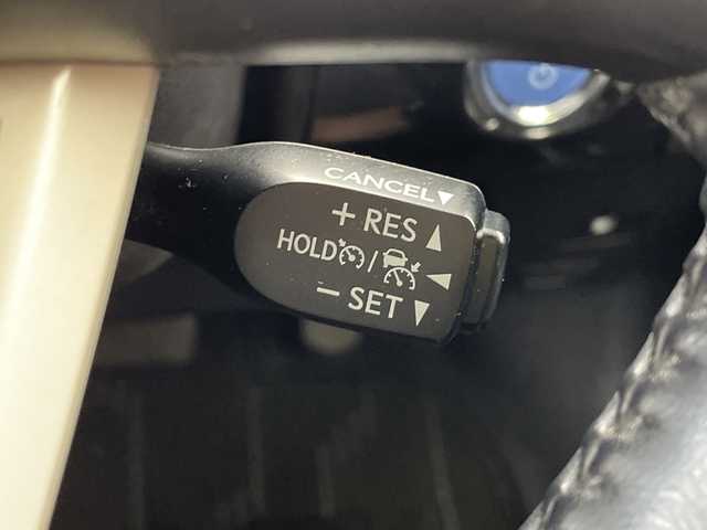 トヨタ プリウス Sセーフティプラス 群馬県 2018(平30)年 4.2万km ホワイトパールクリスタルシャイン 純正ナビ　バックカメラ　ビルトインＥＴＣ　前後ドラレコ　パーキングアシスト　ＢＳＭ　衝突被害軽減ブレーキ　レーンアシスト　クリアランスソナー　アダプティブクルーズコントロール　ＬＥＤライト　禁煙車