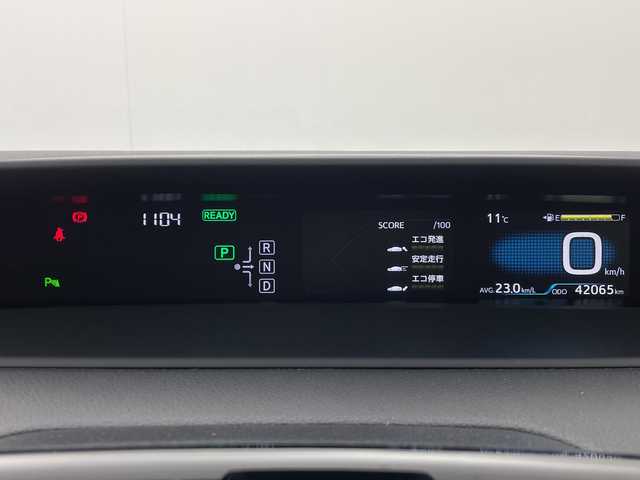 トヨタ プリウス Sセーフティプラス 群馬県 2018(平30)年 4.2万km ホワイトパールクリスタルシャイン 純正ナビ　バックカメラ　ビルトインＥＴＣ　前後ドラレコ　パーキングアシスト　ＢＳＭ　衝突被害軽減ブレーキ　レーンアシスト　クリアランスソナー　アダプティブクルーズコントロール　ＬＥＤライト　禁煙車