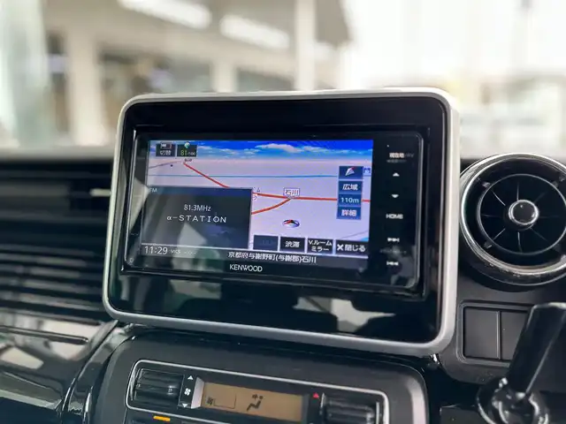 スズキ スペーシア カスタム HYBRID XS 京都府 2018(平30)年 4.2万km ピュアホワイトP スズキセーフティサポート/・デュアルセンサーブレーキサポート/・車線逸脱警報機能/・先行車発進お知らせ機能/・後退時ブレーキサポート/・ふらつき警報機能/・ハイビームアシスト/・後方誤発進抑制機能/KENWOODメモリーナビ、地デジ、Bluetooth/運転席シートヒーター/前後ドライブレコーダー/バックカメラ/LEDヘッドランプ/純正15インチアルミホイール