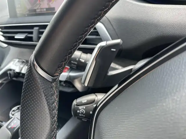 プジョー ３００８ GT ブルー HDi 滋賀県 2019(平31)年 4.4万km BLANC NACRE ファーストクラスパッケージ/・パノラミックガラスルーフ/・フロント360度カメラ/・パークアシスト/・マルチポイントランバーサポート/・運転席メモリー付き電動シート/・前席シートヒーター/ハーフレザーシート/オートテールゲート/純正ナビ/（USB/BT/CarPlay)/アダプティブクルーズコントロール/レーンキープアシスト/ブラインドスポットモニター/パーキングセンサー/インテリジェントハイビーム/ワイヤレス充電/スマートキー/ETC/フルLEDヘッドライト/純正18インチAW
