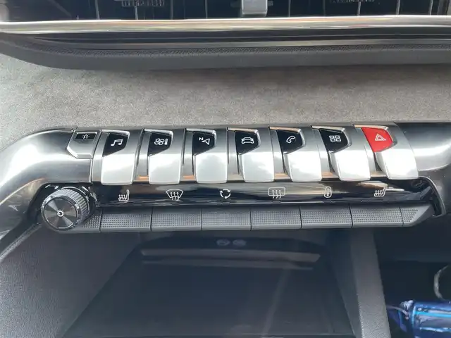 プジョー ３００８ GT ブルー HDi 滋賀県 2019(平31)年 4.4万km BLANC NACRE ファーストクラスパッケージ/・パノラミックガラスルーフ/・フロント360度カメラ/・パークアシスト/・マルチポイントランバーサポート/・運転席メモリー付き電動シート/・前席シートヒーター/ハーフレザーシート/オートテールゲート/純正ナビ/（USB/BT/CarPlay)/アダプティブクルーズコントロール/レーンキープアシスト/ブラインドスポットモニター/パーキングセンサー/インテリジェントハイビーム/ワイヤレス充電/スマートキー/ETC/フルLEDヘッドライト/純正18インチAW