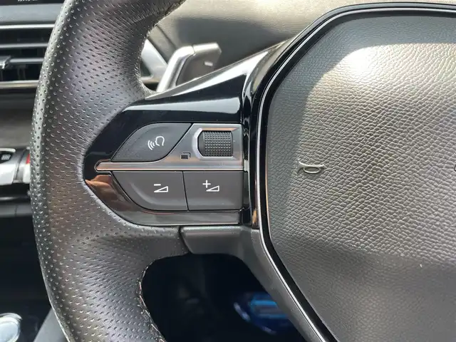 プジョー ３００８ GT ブルー HDi 滋賀県 2019(平31)年 4.4万km BLANC NACRE ファーストクラスパッケージ/・パノラミックガラスルーフ/・フロント360度カメラ/・パークアシスト/・マルチポイントランバーサポート/・運転席メモリー付き電動シート/・前席シートヒーター/ハーフレザーシート/オートテールゲート/純正ナビ/（USB/BT/CarPlay)/アダプティブクルーズコントロール/レーンキープアシスト/ブラインドスポットモニター/パーキングセンサー/インテリジェントハイビーム/ワイヤレス充電/スマートキー/ETC/フルLEDヘッドライト/純正18インチAW