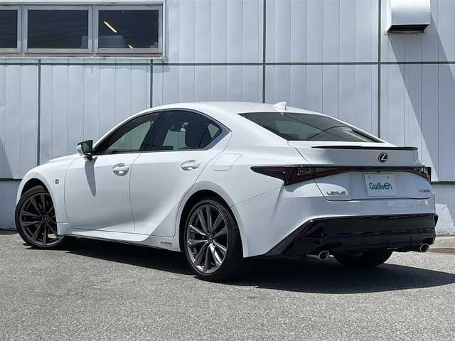 レクサス ＩＳ 300h Fスポーツ 山梨県 2021(令3)年 2.3万km ホワイトノーヴァガラスフレーク サンルーフ/黒革シート/純正メモリナビ/純正CD/Bluetooth接続/フルセグTV/全方位カメラ/ETC/前後ドライブレコーダー/前席パワーシート/前席シートヒーター/ステアリングヒーター/パドルシフト/レーダークルーズコントロール/取扱説明書/保証書