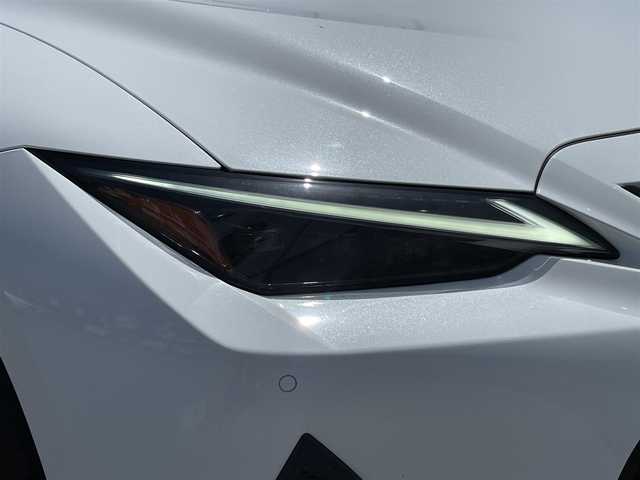 レクサス ＩＳ 300h Fスポーツ 山梨県 2021(令3)年 2.3万km ホワイトノーヴァガラスフレーク サンルーフ/黒革シート/純正メモリナビ/純正CD/Bluetooth接続/フルセグTV/全方位カメラ/ETC/前後ドライブレコーダー/前席パワーシート/前席シートヒーター/ステアリングヒーター/パドルシフト/レーダークルーズコントロール/取扱説明書/保証書