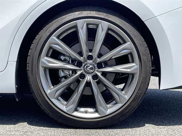 レクサス ＩＳ 300h Fスポーツ 山梨県 2021(令3)年 2.3万km ホワイトノーヴァガラスフレーク サンルーフ/黒革シート/純正メモリナビ/純正CD/Bluetooth接続/フルセグTV/全方位カメラ/ETC/前後ドライブレコーダー/前席パワーシート/前席シートヒーター/ステアリングヒーター/パドルシフト/レーダークルーズコントロール/取扱説明書/保証書
