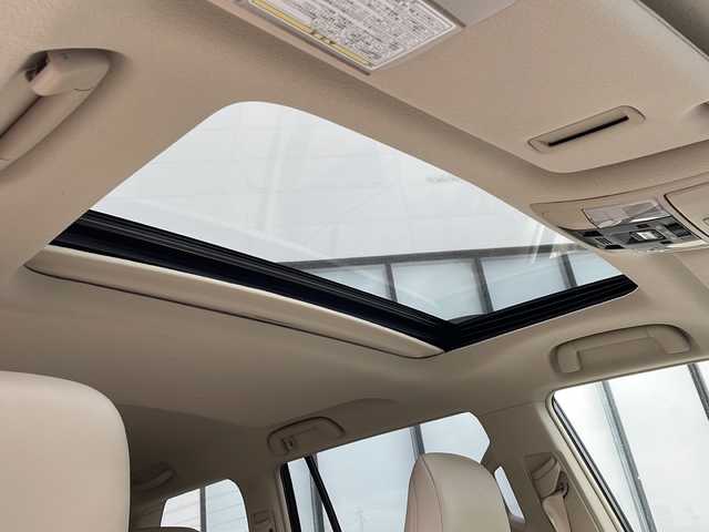 トヨタ ランドクルーザー プラド TX Lパッケージ 愛知県 2023(令5)年 4.9万km ホワイトパールクリスタルシャイン トヨタセーフティセンス/　・プリクラッシュセーフティ/　・レーンディパーチャーアラート/　・オートマチックハイビーム/　・レーダークルーズコントロール/ムーンルーフ　/純正メモリナビ/　　BT/フルセグTV/パノラミックビューモニター/バックカメラ/LEDオートライト/フォグランプ/レザーシート/パワーシート/シートヒーター　/エアシート　/純正19インチアルミホイール　/ブラインドスポットモニター/パーキングサポートブレーキ/ルーフレール/クリアランスソナー/スマートキー/ETC