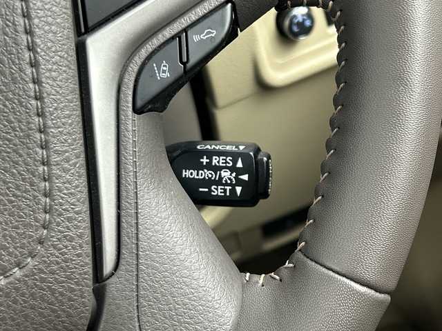 トヨタ ランドクルーザー プラド TX Lパッケージ 愛知県 2023(令5)年 4.9万km ホワイトパールクリスタルシャイン 純正メモリナビ/・フルセグ/・Bluetooth/・AppleCarPlay/・AndroidAuto/トヨタセーフティセンス/　・プリクラッシュセーフティ/　・レーンディパーチャーアラート/　・オートマチックハイビーム/　・レーダークルーズコントロール/サンルーフ/パノラミックビューモニター/バックカメラ/LEDオートライト/フォグランプ/レザーシート/パワーシート/シートヒーター　/エアシート　/純正19インチアルミホイール　/ブラインドスポットモニター/パーキングサポートブレーキ/ルーフレール/クリアランスソナー/スマートキー/ビルドインETC2.0/ヘッドライトウォッシャー/スペアキー