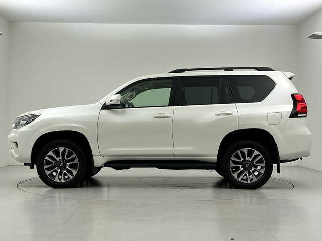 トヨタ ランドクルーザー プラド TX Lパッケージ 愛知県 2023(令5)年 4.9万km ホワイトパールクリスタルシャイン 純正メモリナビ/・フルセグ/・Bluetooth/・AppleCarPlay/・AndroidAuto/トヨタセーフティセンス/　・プリクラッシュセーフティ/　・レーンディパーチャーアラート/　・オートマチックハイビーム/　・レーダークルーズコントロール/サンルーフ/パノラミックビューモニター/バックカメラ/LEDオートライト/フォグランプ/レザーシート/パワーシート/シートヒーター　/エアシート　/純正19インチアルミホイール　/ブラインドスポットモニター/パーキングサポートブレーキ/ルーフレール/クリアランスソナー/スマートキー/ビルドインETC2.0/ヘッドライトウォッシャー/スペアキー