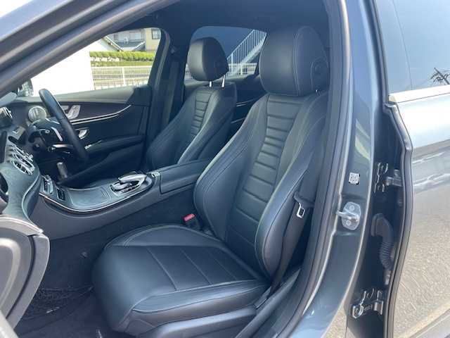 メルセデス・ベンツ Ｅ２５０ アバンギャルド スポーツ 三重県 2018(平30)年 1.9万km セレナイトグレー レザーパッケージ/・ナッパ革シート/・全席シートヒーター/・エアバランスパッケージ/・Burmesterサラウンドサウンドシステム/レーダーセーフティパッケージ/・アクティブディスタンスアシストディストロニック/・アクティブレーンチェンジアシスト/・アクティブエマージェンシーストップアシスト/・アクティブブラインドスポットアシスト/・アクティブレーンキーピングアシスト/・渋滞時緊急ブレーキ機能/・PRE-SAFEインパルスサイド/・PRE-SAFEプラス/・ステアリングパイロット/・アクティブブレーキアシスト/・緊急回避補助システム/・トラフィックサインアシスト/・PRE-SAFE/・PRE-SAFEサウンド/ターボ/純正HDDナビ/フルセグTV/【SD/Bluetooth/USB】/360°カメラシステム/ビルトインETC/ドライブレコーダー/パワートランクリッド/フットトランクオープナー/マルチビームLEDヘッドランプ/アダプティブハイビームアシストプラス/フロント245/40R19インチ純正AW/リア275/35R19インチ純正AW/プッシュスタート/スマートキー/スペアキー/純正フロアマット
