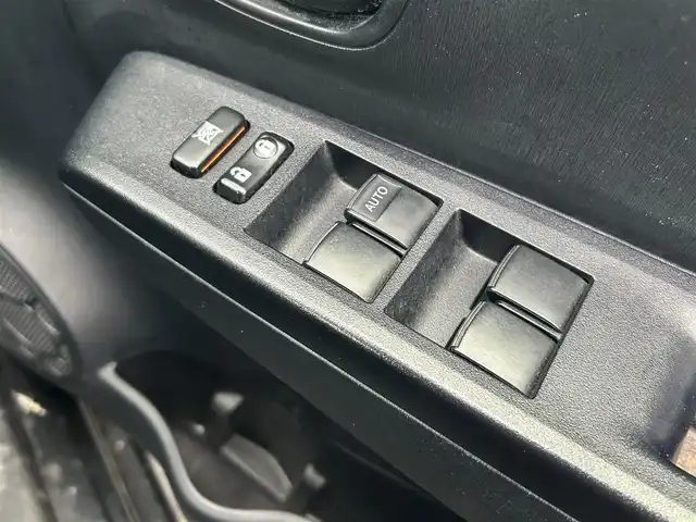 トヨタ ヴィッツ F スマイルエディション 岩手県 2012(平24)年 14.1万km ブラックマイカ ４WD/メモリナビ/　　CD/フルセグ/バックカメラ/スマートキー/ETC
