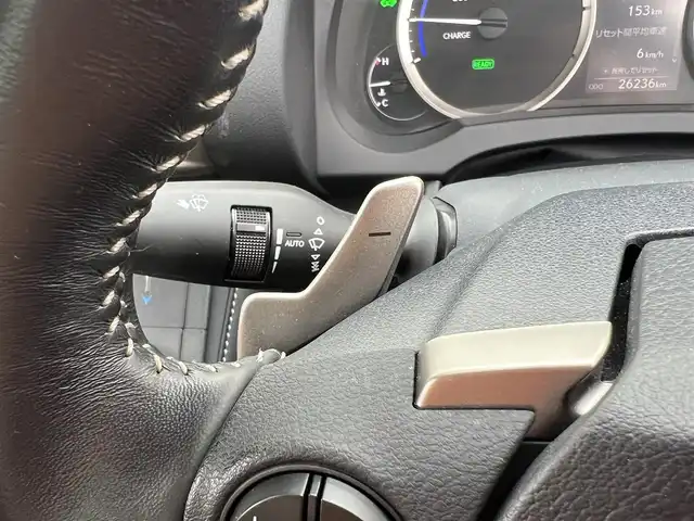 レクサス ＩＳ 300h バージョンL 栃木県 2016(平28)年 2.7万km ソニックチタニウム 純正ナビ/Bluetooth　CD　DVD/フルセグ　TV/バックカメラ/サンルーフ/・衝突軽減システム/・衝突軽減ブレーキ/・車線逸脱警報/・車線逸脱抑制機能/・歩行者検知機能/・ふらつき警報/・速度認識機能/・コーナーセンサー/クルーズコントロール/ステアリングスイッチ/シートヒーター/シートクーラー/パワーシート/オートライト/ヘッドライトLED