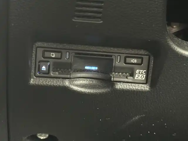 トヨタ ヴォクシー S－Z 愛知県 2022(令4)年 4.1万km パール 10.5型ディスプレイオーディオ/フリップダウンモニター/デジタルインナーミラー/バックカメラ　/ＥＴＣ２．０　/ハーフレザーシート/シートヒーター　/ステアリングヒーター　/追従式クルーズコントロール/前後ドライブレコーダー　/ＬＥＤライト　/フルセグTV　/アルミホイール