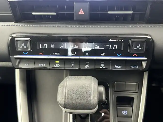 トヨタ ヴォクシー S－Z 愛知県 2022(令4)年 4.1万km パール 10.5型ディスプレイオーディオ/フリップダウンモニター/デジタルインナーミラー/バックカメラ　/ＥＴＣ２．０　/ハーフレザーシート/シートヒーター　/ステアリングヒーター　/追従式クルーズコントロール/前後ドライブレコーダー　/ＬＥＤライト　/フルセグTV　/アルミホイール