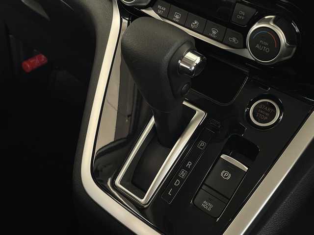 日産 セレナ ハイウェイスター プロパイロットED 福岡県 2016(平28)年 5.6万km ブリリアントホワイトパール 2トーン プロパイロット純正9型ナビゲーション（CD/DVD/フルセグ/BT)両側パワースライドドアエマージェンシーブレーキレーンキープアシストバックカメラLEDヘッドライト/オートライト純正AWプッシュスタートETC