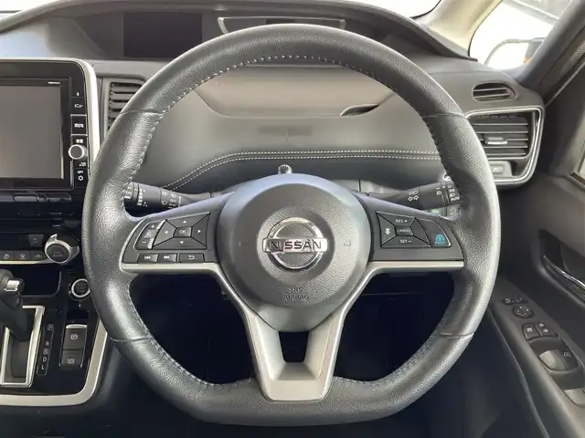 日産 セレナ ハイウェイスター プロパイロットED 福岡県 2016(平28)年 5.6万km ブリリアントホワイトパール 2トーン プロパイロット純正9型ナビゲーション（CD/DVD/フルセグ/BT)両側パワースライドドアエマージェンシーブレーキレーンキープアシストバックカメラLEDヘッドライト/オートライト純正AWプッシュスタートETC