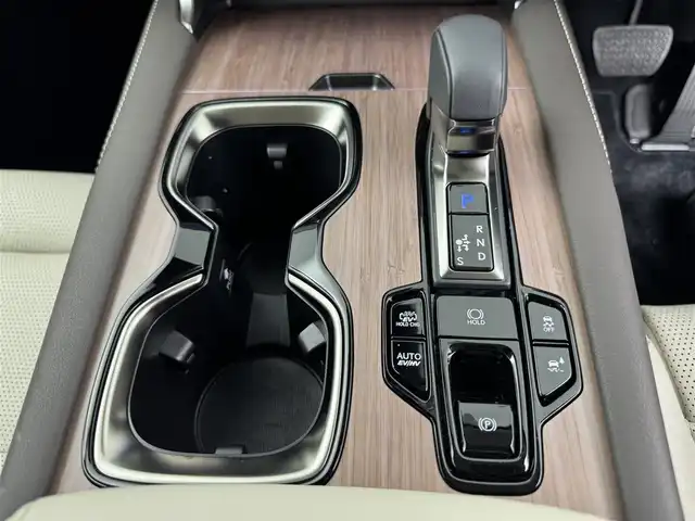 レクサス ＲＸ 450h+ バージョンL 愛知県 2023(令5)年 0.9万km ソニッククォーツ パノラマルーフ（チルト＆アウタースライド式）/レクサス純正エアロ（Ｆ・Ｒ）/レクサスセーフティシステム＋/・プリクラッシュセーフティ/・レーントレーシングアシスト/・ブレードスキャンアダプティブハイビーム/・ロードサインアシスト/・プロアクティブドライビングアシスト/・フロントクロストラフィックアラート/・ブラインドスポットモニター/輻射ヒーター（運転席＋助手席）/レーダークルーズコントロール/メーカー純正14インチナビ/・フルセグTV/CarPlay/Bluetooth/パノラミックビューモニター/ビルドインETC2.0/前後ドライブレコーダー/全席シートヒーター＋エアシート/置くだけ充電/デジタルインナーミラー/純正フロアマット/ホワイトレザーシート/ヘッドアップディスプレイ/パワーバックドア/カードキー