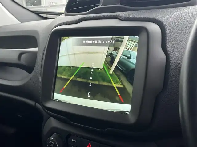 クライスラー・ジープ ジープ レネゲード トレイルホーク 静岡県 2020(令2)年 3.4万km 白 U connectナビフルセグTV Bluetooth/バックカメラ/レーンセンス BSM/ヒルアシスト/純正ルーフラック THULEキャリア/ドアハンドルカバー/クォーターガラスカバー/LEDヘッドライト/レインセンサー /フェンダーマーカー カバー/前後ドライブレコーダー/DSRCETC