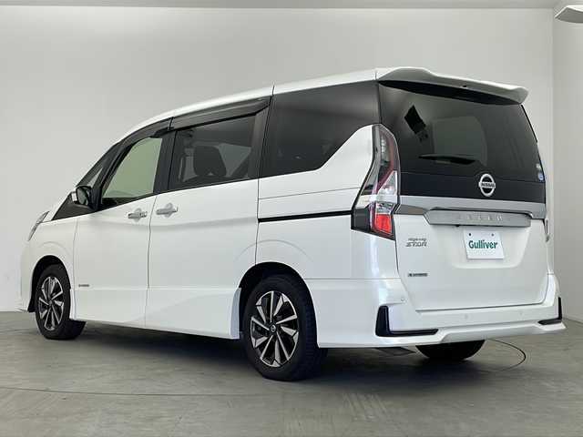 日産 セレナ ハイウェイスター 鹿児島県 2020(令2)年 6.4万km ブリリアントホワイトパール 純正10インチナビ/（AM/FM/CD/DVD/Bluetooth）/フリップダウンモニター/バックカメラ/エマージェンシーブレーキ/クルーズコントロール/ブラインドスポットモニター/ドライブレコーダー/革巻きステアリング/ステアリングリモコン/LEDオートライト/フォグランプ/両側パワースライドドア/コーナーセンサー/電格ミラー/プッシュスタート/スマートキー/純正フロアマット