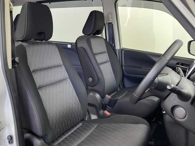 日産 セレナ ハイウェイスター 鹿児島県 2020(令2)年 6.4万km ブリリアントホワイトパール 純正10インチナビ/（AM/FM/CD/DVD/Bluetooth）/フリップダウンモニター/バックカメラ/エマージェンシーブレーキ/クルーズコントロール/ブラインドスポットモニター/ドライブレコーダー/革巻きステアリング/ステアリングリモコン/LEDオートライト/フォグランプ/両側パワースライドドア/コーナーセンサー/電格ミラー/プッシュスタート/スマートキー/純正フロアマット