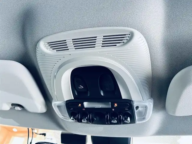 ＭＩＮＩ ミニ クロスオーバー クーパー D コーンウォールED 大阪府 2020(令2)年 1.6万km ミッドナイト・ブラック・メタリック ペッパーP/インテリジェントセーフティ/ワンオーナー/ハーフレザー/HUD/純正ナビ/バックカメラ/純正18インチAW/LEDヘッドライト/電動リアゲート/クリアランスソナー/ETC/ドラレコ