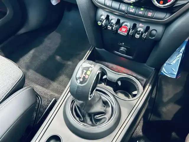 ＭＩＮＩ ミニ クロスオーバー クーパー D コーンウォールED 大阪府 2020(令2)年 1.6万km ミッドナイト・ブラック・メタリック ペッパーP/インテリジェントセーフティ/ワンオーナー/ハーフレザー/HUD/純正ナビ/バックカメラ/純正18インチAW/LEDヘッドライト/電動リアゲート/クリアランスソナー/ETC/ドラレコ