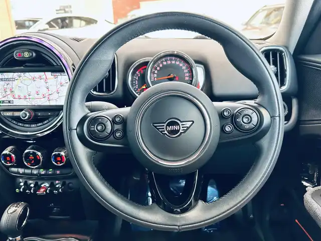 ＭＩＮＩ ミニ クロスオーバー クーパー D コーンウォールED 大阪府 2020(令2)年 1.6万km ミッドナイト・ブラック・メタリック ペッパーP/インテリジェントセーフティ/ワンオーナー/ハーフレザー/HUD/純正ナビ/バックカメラ/純正18インチAW/LEDヘッドライト/電動リアゲート/クリアランスソナー/ETC/ドラレコ