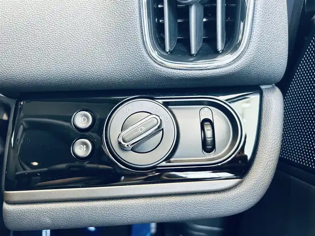ＭＩＮＩ ミニ クロスオーバー クーパー D コーンウォールED 大阪府 2020(令2)年 1.6万km ミッドナイト・ブラック・メタリック ペッパーP/インテリジェントセーフティ/ワンオーナー/ハーフレザー/HUD/純正ナビ/バックカメラ/純正18インチAW/LEDヘッドライト/電動リアゲート/クリアランスソナー/ETC/ドラレコ