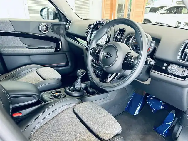 ＭＩＮＩ ミニ クロスオーバー クーパー D コーンウォールED 大阪府 2020(令2)年 1.6万km ミッドナイト・ブラック・メタリック ペッパーP/インテリジェントセーフティ/ワンオーナー/ハーフレザー/HUD/純正ナビ/バックカメラ/純正18インチAW/LEDヘッドライト/電動リアゲート/クリアランスソナー/ETC/ドラレコ