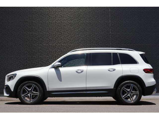 メルセデス・ベンツ Ｍ・ベンツ ＧＬＢ２００ｄ 4マチック AMGライン 大分県 2022(令4)年 4.6万km デジタルホワイト ワンオーナー/レーダーセーフティパッケージ/純正ナビ/地デジ/CarPlay/Bluetooth/全方位/半革/シートヒーター/純正19インチAW/純正フロアマット/ETC/純正ドライブレコーダー（前）