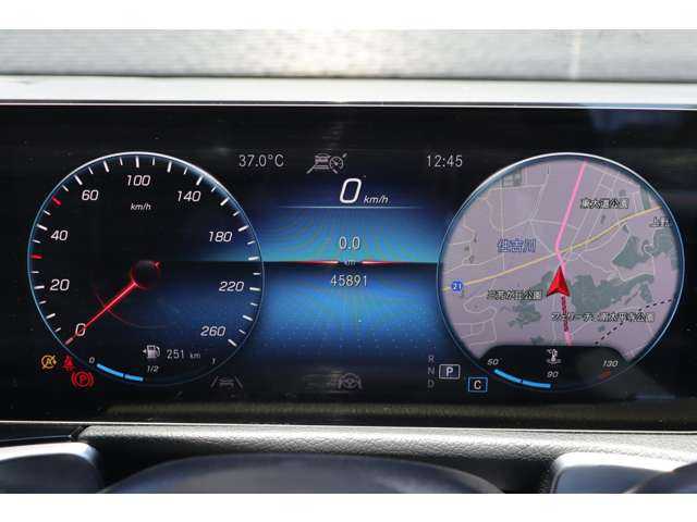 メルセデス・ベンツ Ｍ・ベンツ ＧＬＢ２００ｄ 4マチック AMGライン 大分県 2022(令4)年 4.6万km デジタルホワイト ワンオーナー/レーダーセーフティパッケージ/純正ナビ/地デジ/CarPlay/Bluetooth/全方位/半革/シートヒーター/純正19インチAW/純正フロアマット/ETC/純正ドライブレコーダー（前）