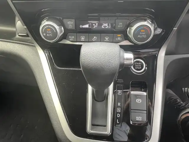 日産 セレナ ハイウェイスター 鳥取県 2016(平28)年 4.8万km マルーンレッド 2トーン エマージェンシーブレーキ/純正9型ナビ【MM516D-L】/・フルセグ/・CD/DVD/Blu-ray/・Bluetooth/全方位モニター/両側電動スライドドア/スマートキー/プッシュスタート/ETC/ドライブレコーダー/シートヒーター/オートライト/LEDヘッドライト/デジタルインナーミラー/W&サイドエアバック/カーテンエアバック/セーフティパックB/快適パック