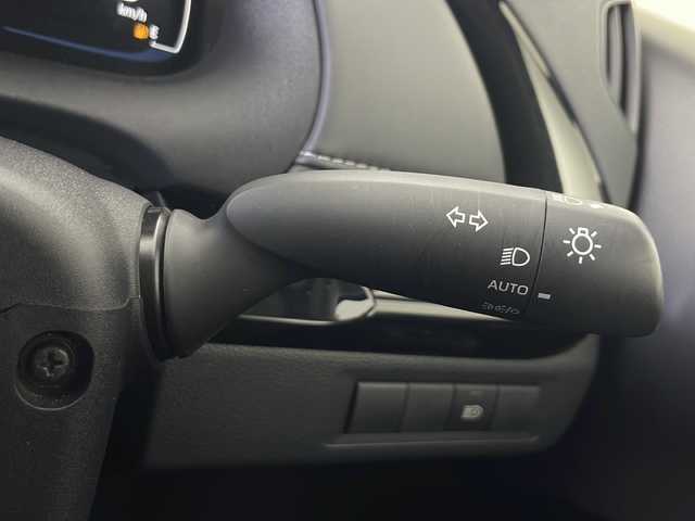 トヨタ アクア G 秋田県 2024(令6)年 2.3万km プラチナホワイトパールマイカ 4WD/純正ナビ　/AM／FM／Bluetooth/衝突被害軽減システム/バックカメラ　/寒冷地仕様/ワイパーデアイサー　/レーダークルーズコントロール　/レーンキープアシスト　/横滑り防止装置/パーキングサポートブレーキ/クリアランスソナー/先行車発進告知/ドラレコ一体型ルームミラー　/ＥＴＣ　/ＬＥＤヘッドライト　/オートマチックハイビーム/革巻きステアリング/AC100V/純正ホイールキャップ/スマートキー