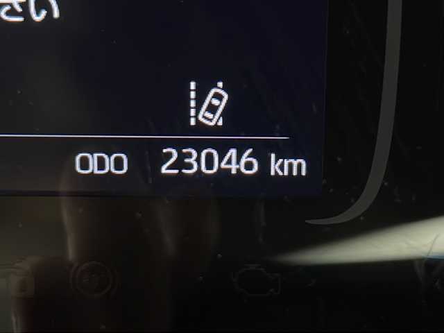 トヨタ アクア G 秋田県 2024(令6)年 2.3万km プラチナホワイトパールマイカ 4WD/純正ナビ　/AM／FM／Bluetooth/衝突被害軽減システム/バックカメラ　/寒冷地仕様/ワイパーデアイサー　/レーダークルーズコントロール　/レーンキープアシスト　/横滑り防止装置/パーキングサポートブレーキ/クリアランスソナー/先行車発進告知/ドラレコ一体型ルームミラー　/ＥＴＣ　/ＬＥＤヘッドライト　/オートマチックハイビーム/革巻きステアリング/AC100V/純正ホイールキャップ/スマートキー