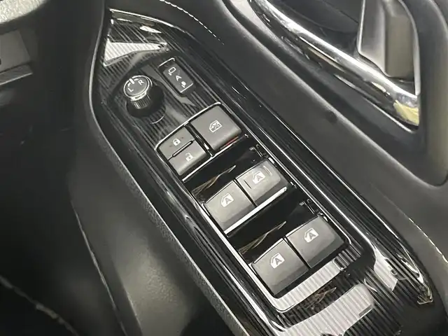 トヨタ エスクァイア Gi プレミアムパッケージ ブラックテーラード 千葉県 2020(令2)年 4.1万km ブラック トヨタセーフティセンス/・プリクラッシュセーフティ/・レーントレーシングアシスト/・レーンディパーチャーアラート/・レーダークルーズコントロール/・オートマチックハイビーム/・ロードサインアシスト/純正10インチSDナビ/（CD/DVD/Bluetooth/USB/HDMI/フルセグ）/バックカメラ/両側パワースライドドア/ハーフレザーシート/D/N席シートヒーター/MTモード付AT/プッシュスタート/アイドリングストップ/オートライト/ダブルエアコン/電動格納ミラー/ビルトインETC/革巻きステアリング/ステアリングスイッチ/ステアリングヒーター/ミラー型前後ドライブレコーダー/純正フロアマット/純正ドアバイザー/純正15インチAW/LED/F/Rコーナーセンサー