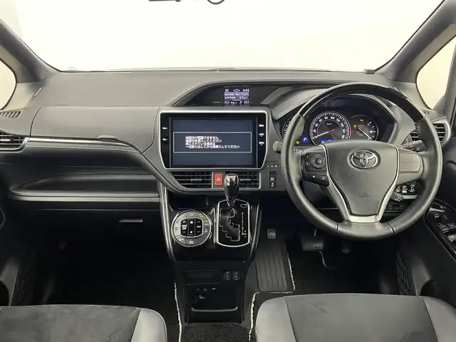 トヨタ エスクァイア Gi プレミアムパッケージ ブラックテーラード 千葉県 2020(令2)年 4.1万km ブラック トヨタセーフティセンス/・プリクラッシュセーフティ/・レーントレーシングアシスト/・レーンディパーチャーアラート/・レーダークルーズコントロール/・オートマチックハイビーム/・ロードサインアシスト/純正10インチSDナビ/（CD/DVD/Bluetooth/USB/HDMI/フルセグ）/バックカメラ/両側パワースライドドア/ハーフレザーシート/D/N席シートヒーター/MTモード付AT/プッシュスタート/アイドリングストップ/オートライト/ダブルエアコン/電動格納ミラー/ビルトインETC/革巻きステアリング/ステアリングスイッチ/ステアリングヒーター/ミラー型前後ドライブレコーダー/純正フロアマット/純正ドアバイザー/純正15インチAW/LED/F/Rコーナーセンサー