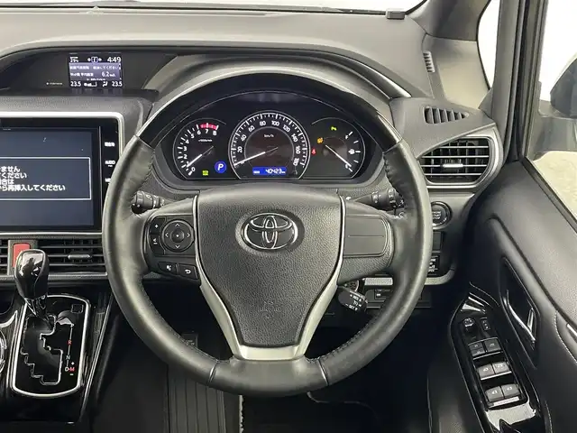 トヨタ エスクァイア Gi プレミアムパッケージ ブラックテーラード 千葉県 2020(令2)年 4.1万km ブラック トヨタセーフティセンス/・プリクラッシュセーフティ/・レーントレーシングアシスト/・レーンディパーチャーアラート/・レーダークルーズコントロール/・オートマチックハイビーム/・ロードサインアシスト/純正10インチSDナビ/（CD/DVD/Bluetooth/USB/HDMI/フルセグ）/バックカメラ/両側パワースライドドア/ハーフレザーシート/D/N席シートヒーター/MTモード付AT/プッシュスタート/アイドリングストップ/オートライト/ダブルエアコン/電動格納ミラー/ビルトインETC/革巻きステアリング/ステアリングスイッチ/ステアリングヒーター/ミラー型前後ドライブレコーダー/純正フロアマット/純正ドアバイザー/純正15インチAW/LED/F/Rコーナーセンサー