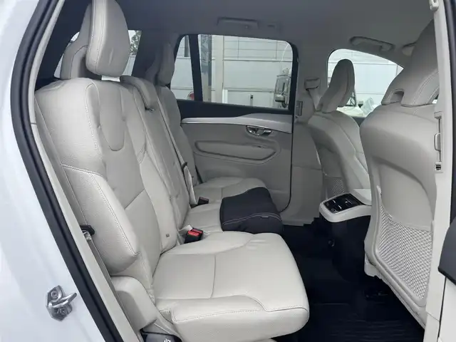 ボルボ ＸＣ９０ T5 AWD モーメンタム 三重県 2019(令1)年 6.9万km クリスタルホワイトP 純正ナビゲーション/・地デジTV/・FM/AM/CD/Bluetooth/・AppleCarPlay/Android Auto/全方位カメラ/コンフォートシート/インテグレーテッド・チャイルド・クッション/前席パワーシート/前席シートヒーター/運転席メモリーシート/純正前後ドライブレコーダー/アダプティブクルーズコントロール/ブラインドスポットモニター/ステアリングスイッチ/LEDヘッドライト/LEDフォグライト /オートライト/オートハイビーム/ルーフレール/純正19インチ10本スポークアルミホイール/ETC/スマートキー×2/取説/保証書