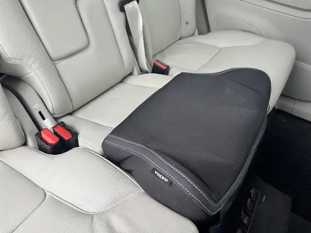 ボルボ ＸＣ９０ T5 AWD モーメンタム 三重県 2019(令1)年 6.9万km クリスタルホワイトP 純正ナビゲーション/・地デジTV/・FM/AM/CD/Bluetooth/・AppleCarPlay/Android Auto/全方位カメラ/コンフォートシート/インテグレーテッド・チャイルド・クッション/前席パワーシート/前席シートヒーター/運転席メモリーシート/純正前後ドライブレコーダー/アダプティブクルーズコントロール/ブラインドスポットモニター/ステアリングスイッチ/LEDヘッドライト/LEDフォグライト /オートライト/オートハイビーム/ルーフレール/純正19インチ10本スポークアルミホイール/ETC/スマートキー×2/取説/保証書