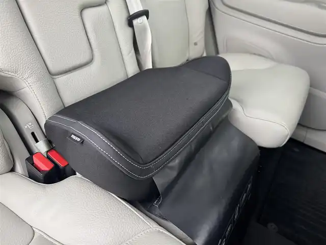 ボルボ ＸＣ９０ T5 AWD モーメンタム 三重県 2019(令1)年 6.9万km クリスタルホワイトP 純正ナビゲーション/・地デジTV/・FM/AM/CD/Bluetooth/・AppleCarPlay/Android Auto/全方位カメラ/コンフォートシート/インテグレーテッド・チャイルド・クッション/前席パワーシート/前席シートヒーター/運転席メモリーシート/純正前後ドライブレコーダー/アダプティブクルーズコントロール/ブラインドスポットモニター/ステアリングスイッチ/LEDヘッドライト/LEDフォグライト /オートライト/オートハイビーム/ルーフレール/純正19インチ10本スポークアルミホイール/ETC/スマートキー×2/取説/保証書