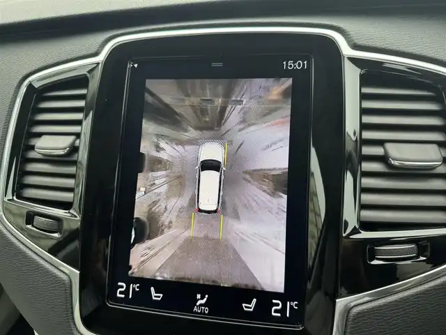 ボルボ ＸＣ９０ T5 AWD モーメンタム 三重県 2019(令1)年 6.9万km クリスタルホワイトP 純正ナビゲーション/・地デジTV/・FM/AM/CD/Bluetooth/・AppleCarPlay/Android Auto/全方位カメラ/コンフォートシート/インテグレーテッド・チャイルド・クッション/前席パワーシート/前席シートヒーター/運転席メモリーシート/純正前後ドライブレコーダー/アダプティブクルーズコントロール/ブラインドスポットモニター/ステアリングスイッチ/LEDヘッドライト/LEDフォグライト /オートライト/オートハイビーム/ルーフレール/純正19インチ10本スポークアルミホイール/ETC/スマートキー×2/取説/保証書