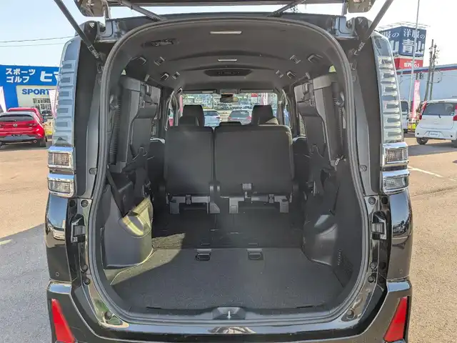 トヨタ ヴォクシー ZS 煌Ⅱ 福井県 2020(令2)年 2.8万km ブラック 純正16インチAW/両側パワースライドドア/LEDヘッドライト/クルーズコントロール/前後コーナーセンサー/ビルトインETC/衝突被害軽減システム/バックカメラ/純正SDナビ/フルセグテレビ/レーンキープアシスト/横滑り防止装置/盗難防止装置/オートマチックハイビーム/アイドリングストップ/スマートキー/ダブルエアバッグ