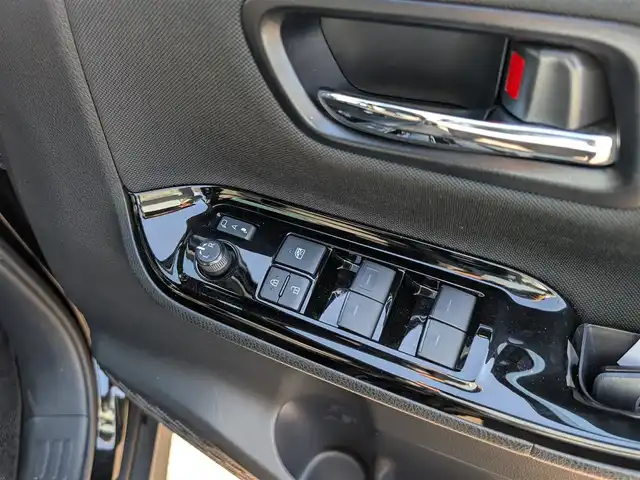 トヨタ ヴォクシー ZS 煌Ⅱ 福井県 2020(令2)年 2.8万km ブラック 純正16インチAW/両側パワースライドドア/LEDヘッドライト/クルーズコントロール/前後コーナーセンサー/ビルトインETC/衝突被害軽減システム/バックカメラ/純正SDナビ/フルセグテレビ/レーンキープアシスト/横滑り防止装置/盗難防止装置/オートマチックハイビーム/アイドリングストップ/スマートキー/ダブルエアバッグ