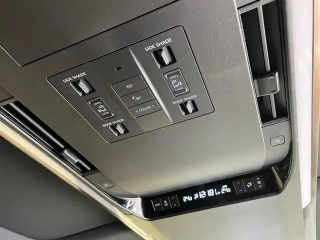 トヨタ アルファードハイブリット Z 岩手県 2024(令6)年 2.5万km ゴールド メーカーオプションカラー　プレシャスレオブロンド（4Y7）/E-Four/寒冷地仕様/メーカーオプション左右独立ムーンルーフ/メーカーオプション後席パワーサイドサンシェード/メーカーオプションデジタルインナーミラー/パノラミックビューモニター/エグゼクティブパワーシート/トヨタセーフティセンス/プリクラッシュセーフティ/レーダークルーズコントロール/レーントレーシングアシスト/レーンチェンジアシスト/フロントクロストラフィックアラート/アダプティブハイビームシステム/プロアクティブドライビングアシスト/ドアオープン制御付き安心降車アシスト/クリアランスソナー/置くだけ充電/シートヒーター・シートベンチレーション/ステアリングヒーター/AC100V1500Wアクセサリーコンセント/14型ディスプレイオーディオPlus/コネクティッドナビ/フルセグTV/ETC2.0/応急用スペアタイヤ/3眼LEDヘッドランプ/純正18インチアルミホイール/スタッドレスタイヤ積み込みあり